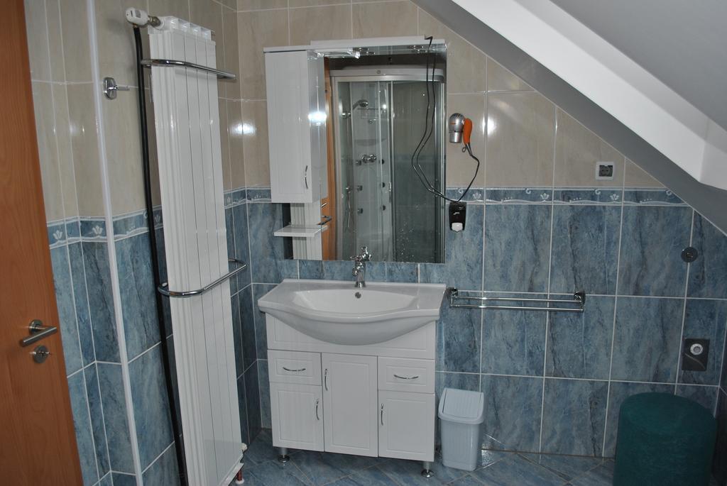 Apartments - Turisticna Kmetija Vrbnjak Ljutomer Phòng bức ảnh