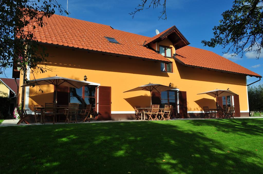 Apartments - Turisticna Kmetija Vrbnjak Ljutomer Ngoại thất bức ảnh